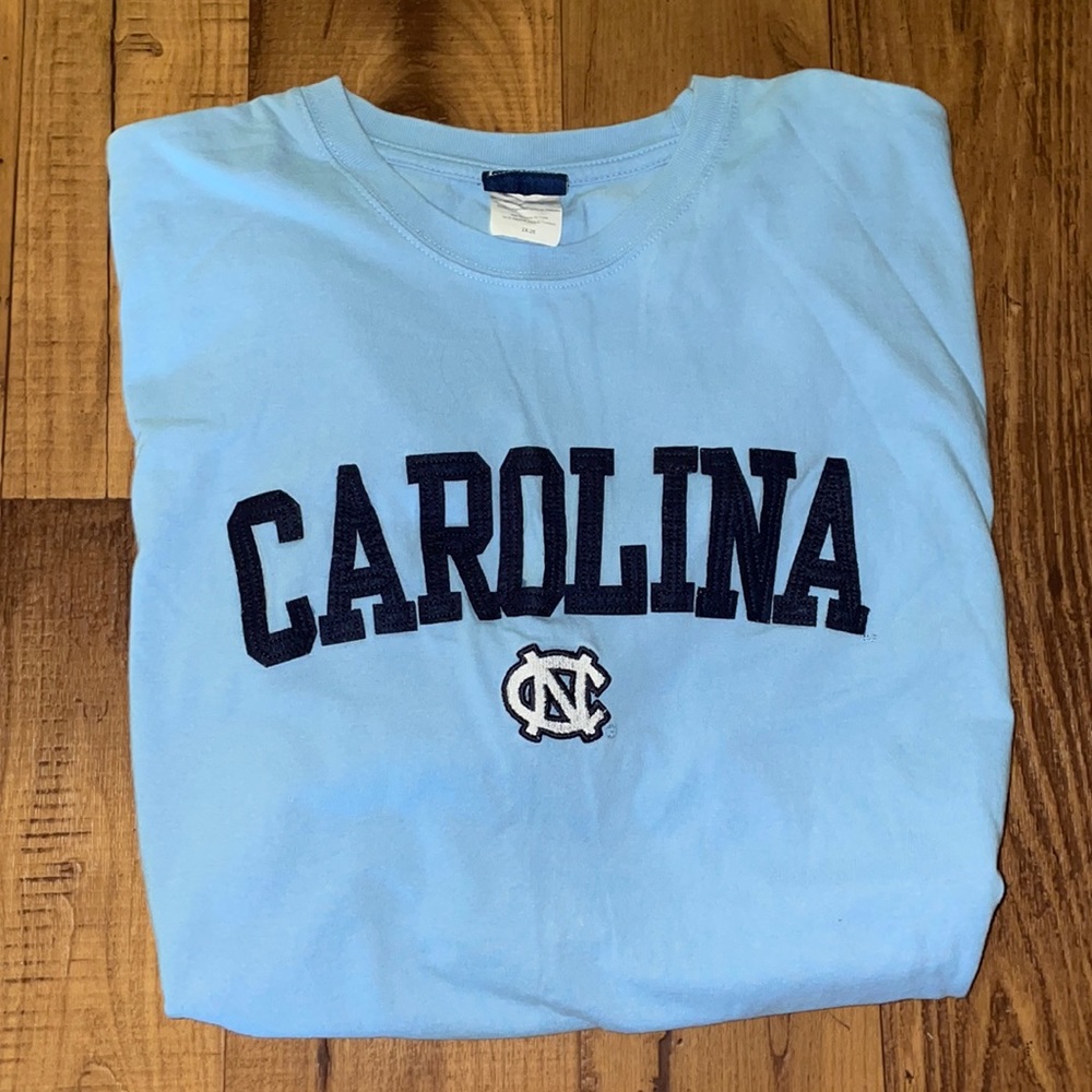Carolina blue t-shirt with navy University logo size 2XL